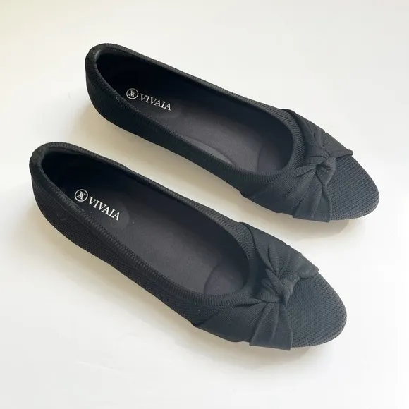Vivaia Bini Knotted Almond Toe Black Flats Sz 41