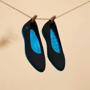 Vivaia Light Weight Almond Toe Flats Tamia Walker blue And Black Sz 40 EU 9 US