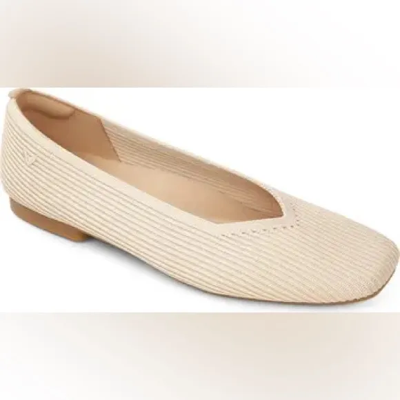 Vivaia Margot 2.0 Square Toe Flat in Almond Size EU 37