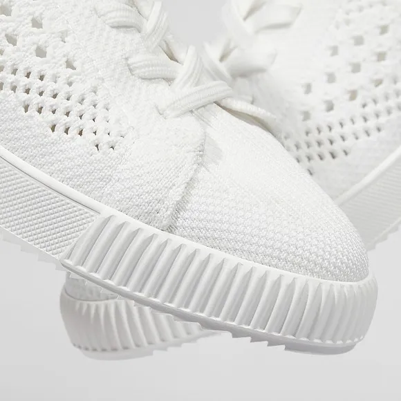 VIVAIA Round-Toe Perforated Sneakers white size EU/39 US/8