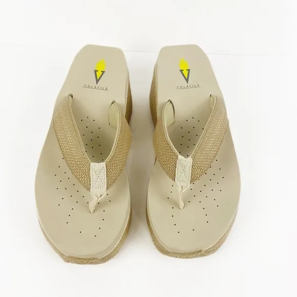 VOLATILE Like New Island wedge sandals in NaturalRaffia color Womens size 8