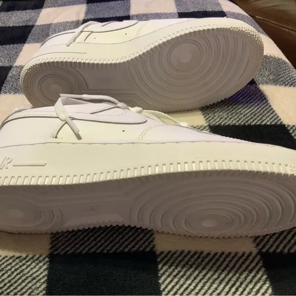 Woman’s White Sneakers. 6.5