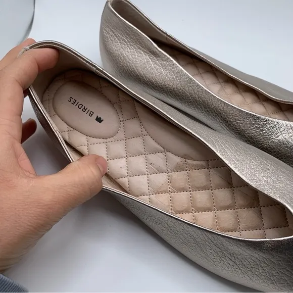Women's Birdies The Goldfinch Leather Flats in Silver Size 8 pointy toe  1083