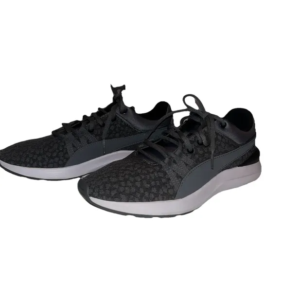 Women’s Grey and White Puma Adela Graphic Knit Casual Sneakers Size 9.5