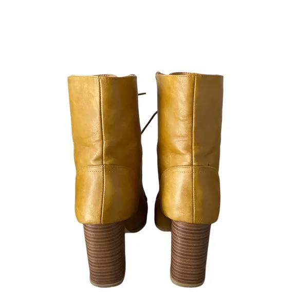 Women’s Royal Monk lace-up camel boots with stacked 3” heel