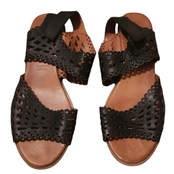 Women's Spring Step Petra-B-1911 Black Leather Sandals