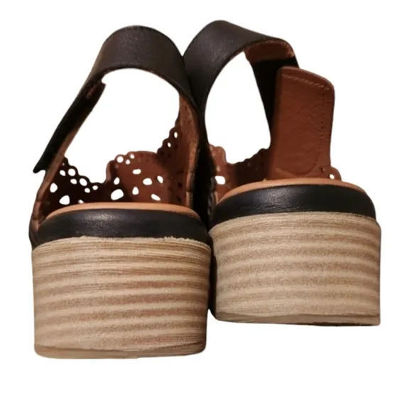 Women's Spring Step Petra-B-1911 Black Leather Sandals