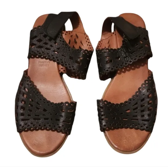 Women's Spring Step Petra-B-1911 Black Leather Sandals
