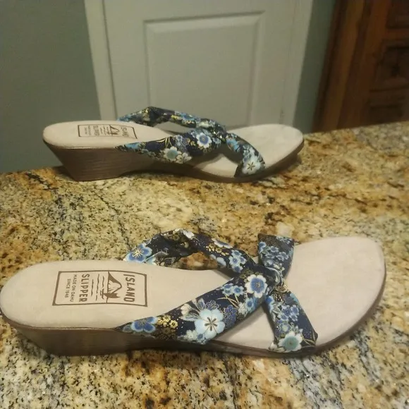 Women's US 11 Shoes Island Slipper Suade Thong Wedge Sandals Floral Fabric Slide