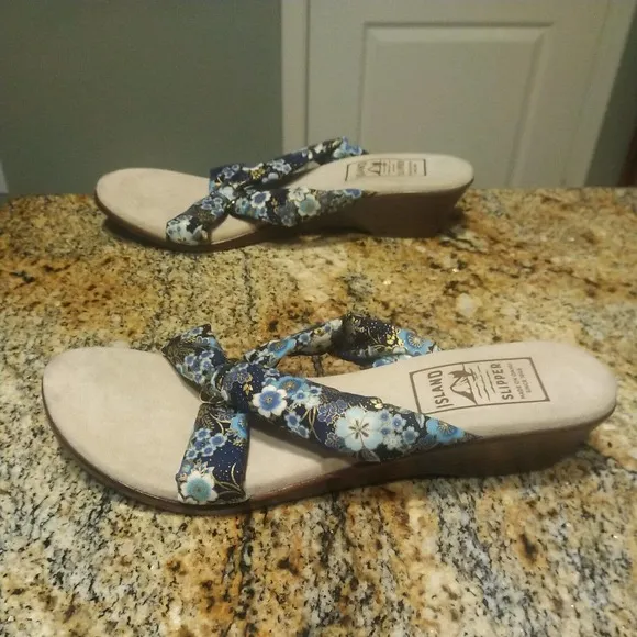 Women's US 11 Shoes Island Slipper Suade Thong Wedge Sandals Floral Fabric Slide