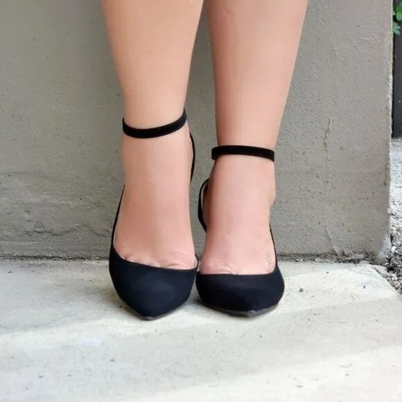 Women's Black Ankle Closed Pointed Toe Stiletto Heel Pump