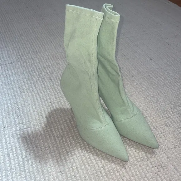 Yeezy/Season 8 boots in mint green canvas size-7 (37) women’s