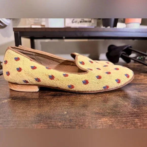 Zalo vintage needlepoint strawberry print loafers size 8