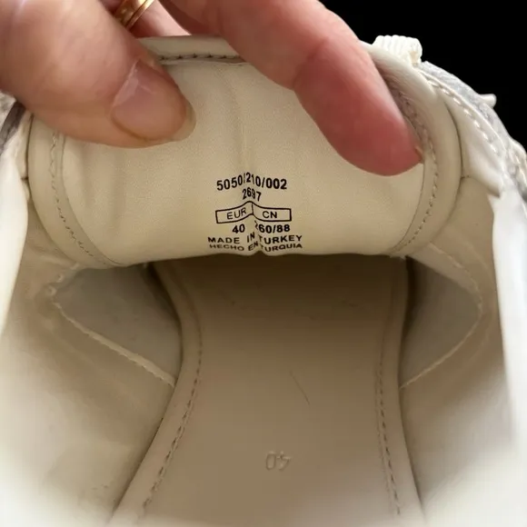 Zara Leather Off-White Sneakers‎ Size 9 NWT