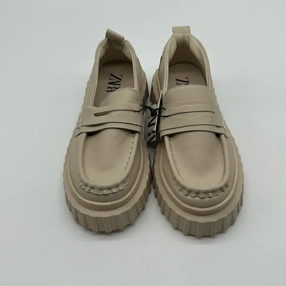 ZARA NWT Chunky lug sole loafers cream