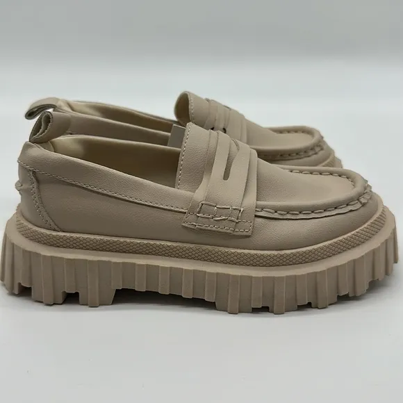 ZARA NWT Chunky lug sole loafers cream