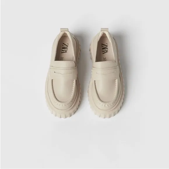ZARA NWT Chunky lug sole loafers cream