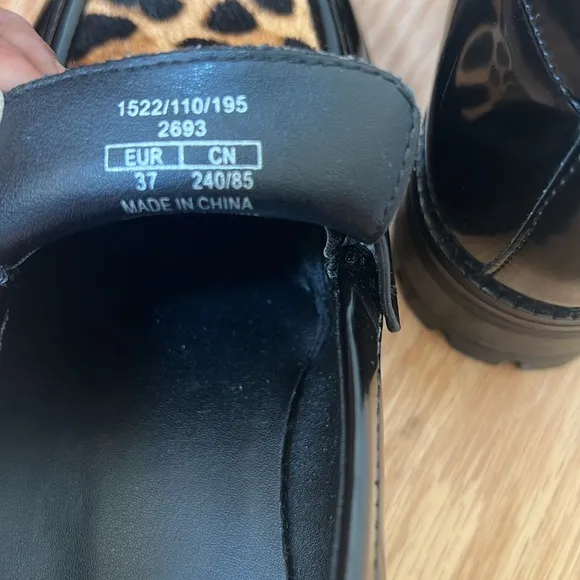 Zara SZ 37 Leopard faux leather smooth lug sole Loafers.