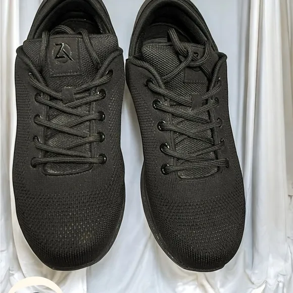 Zeba Hands-Free Slip-On Sneakers Men’s 10.5 Black Mesh Comfort Walking Shoes