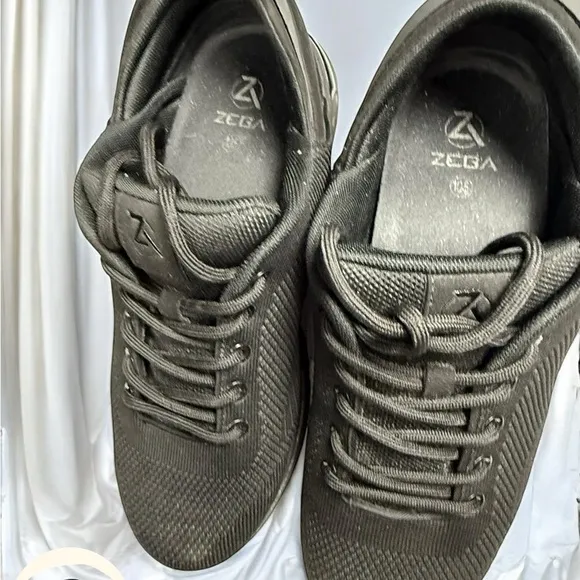 Zeba Hands-Free Slip-On Sneakers Men’s 10.5 Black Mesh Comfort Walking Shoes